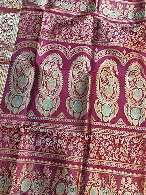 No Figure motif 2000 buta Magenta color pure Mulerry silk Swarnachari No Figure motif 2000 buta Magenta color pure Mulerry silk Swarnachari