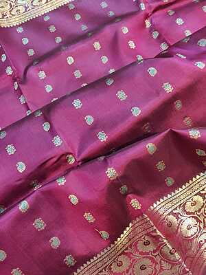 No Figure motif 2000 buta Magenta color pure Mulerry silk Swarnachari No Figure motif 2000 buta Magenta color pure Mulerry silk Swarnachari