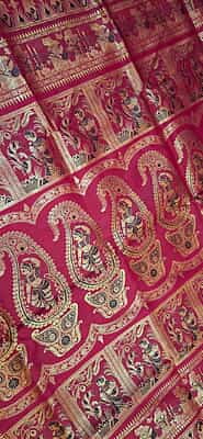 Rani pink dual tone figure motif pure Mulberry silk Swarnachari Rani pink dual tone figure motif pure Mulberry silk Swarnachari