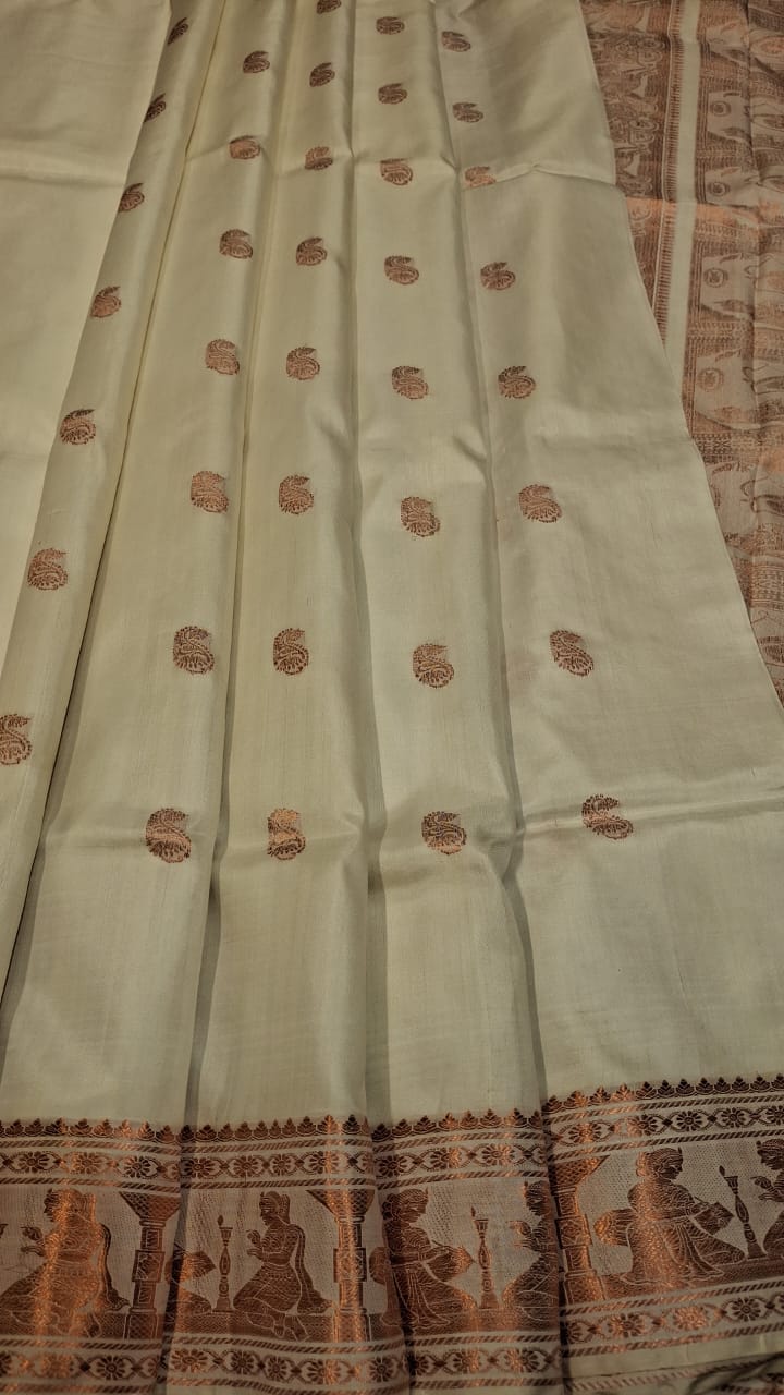 Figure motif Swarnachari Color off white with copper colour zari Figure motif Swarnachari Color off white with copper colour zari