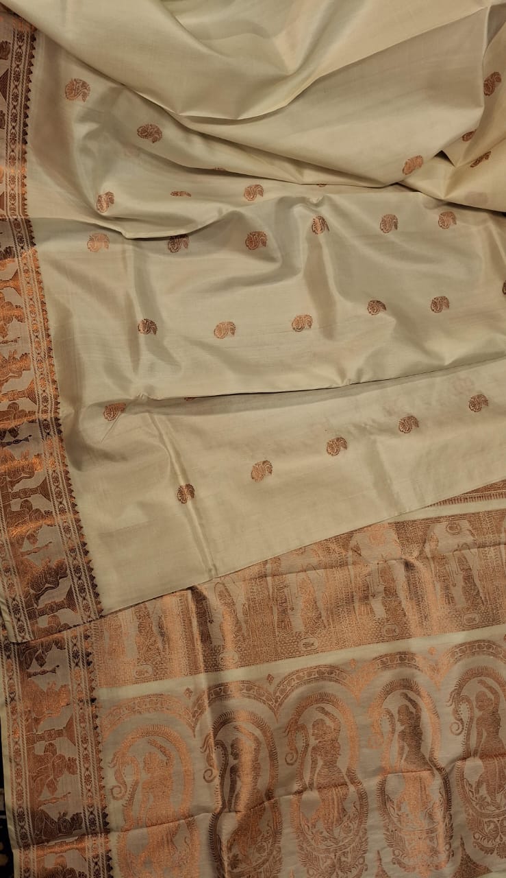 Figure motif Swarnachari Color off white with copper colour zari Figure motif Swarnachari Color off white with copper colour zari