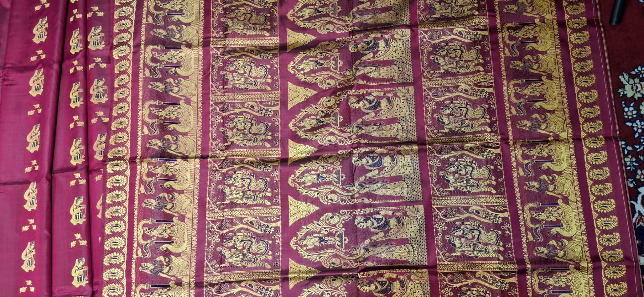 Figure motif Baluchari saree in color majenta