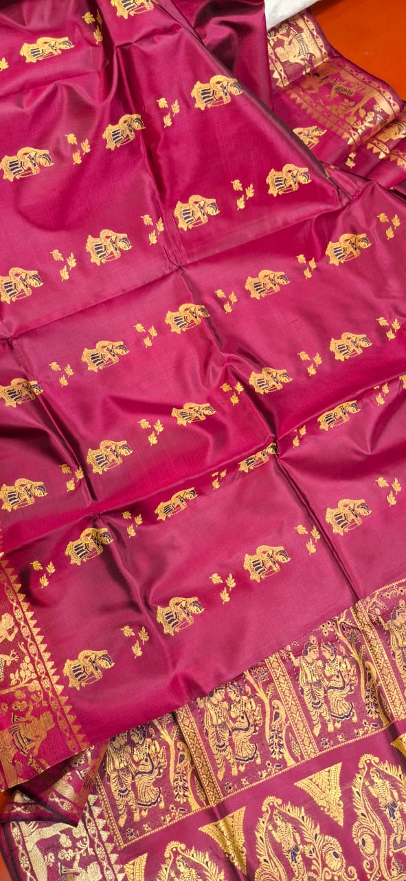 Figure motif Baluchari saree in color majenta