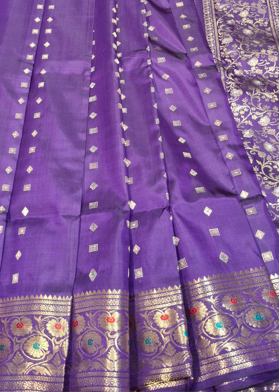 No figurine motif 2000 buta Swarnachari colour dark purple saree No figurine motif 2000 buta Swarnachari colour dark purple saree